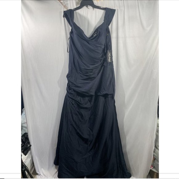 NWT $495 La Femme [‎ 18 ] Off Shoulder Ruched Satin Trumpet Gown in Navy #Q254 - Picture 2 of 13
